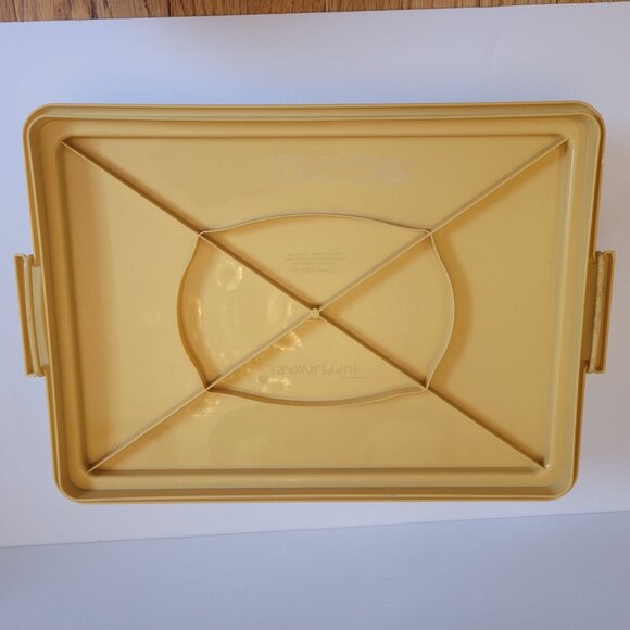Vintage Yellow Tupperware Cake Carrier With Handle & Lid Model 9-329 - Picture 3 of 5